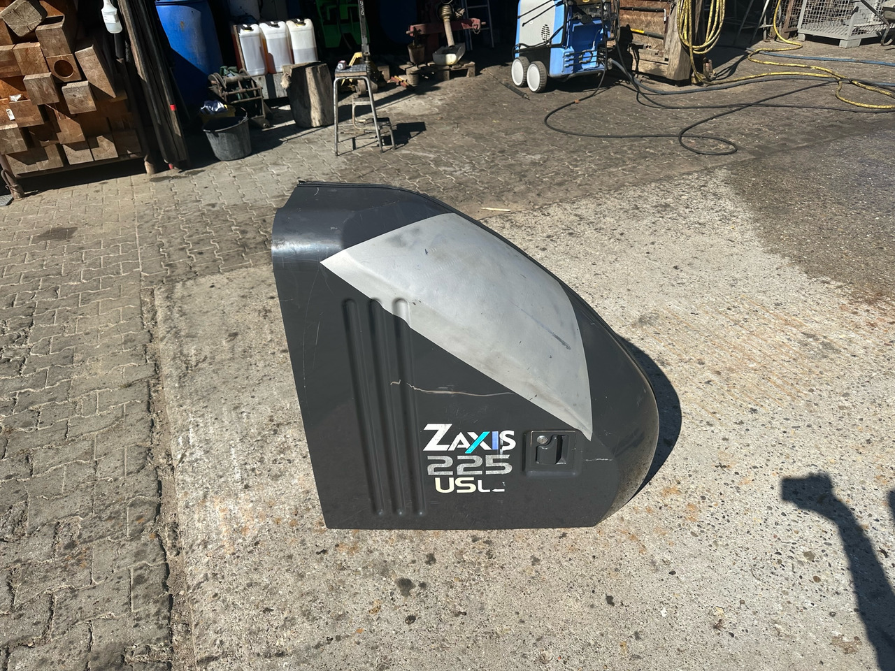 Seitendeckel Hitachi Zaxis 225 USL C - Karoserie a exteriér pro Pásové rýpadlo: obrázek 1 Seitendeckel Hitachi Zaxis 225 USL C - Karoserie a exteriér pro Pásové rýpadlo: obrázek 1