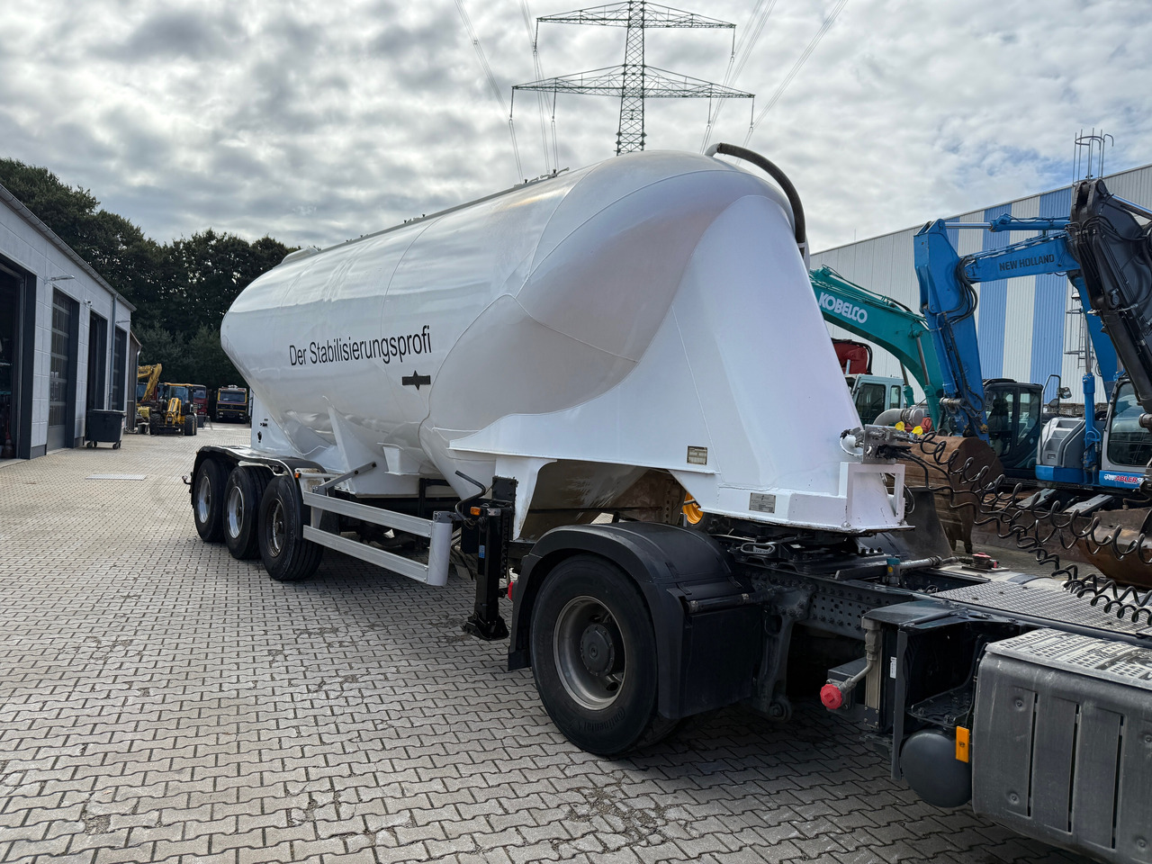 Spitzer SF24/34 3-Achs Siloauflieger - Silo cisterna: obrázek 3 Spitzer SF24/34 3-Achs Siloauflieger - Silo cisterna: obrázek 3