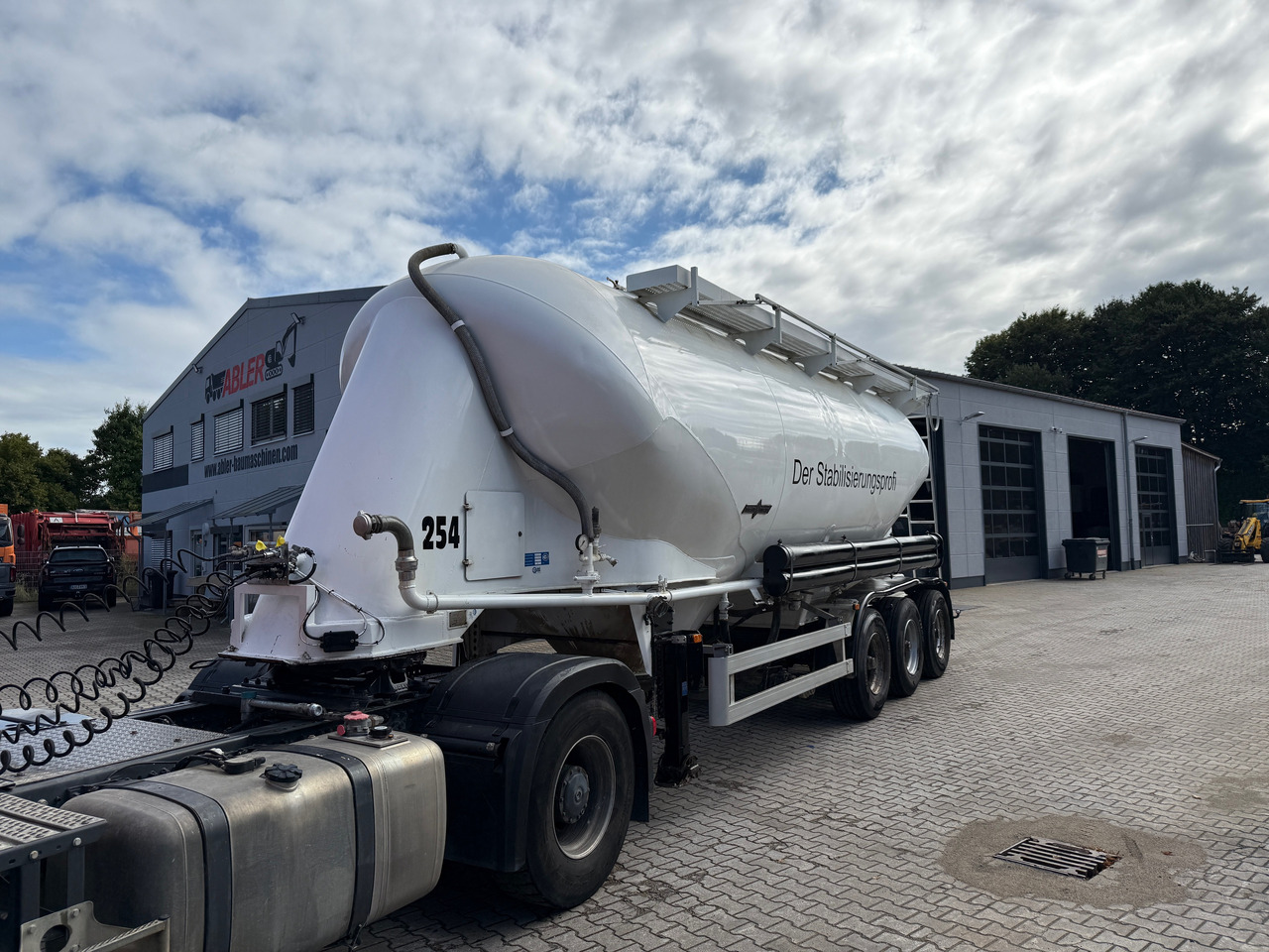 Spitzer SF24/34 3-Achs Siloauflieger - Silo cisterna: obrázek 2 Spitzer SF24/34 3-Achs Siloauflieger - Silo cisterna: obrázek 2