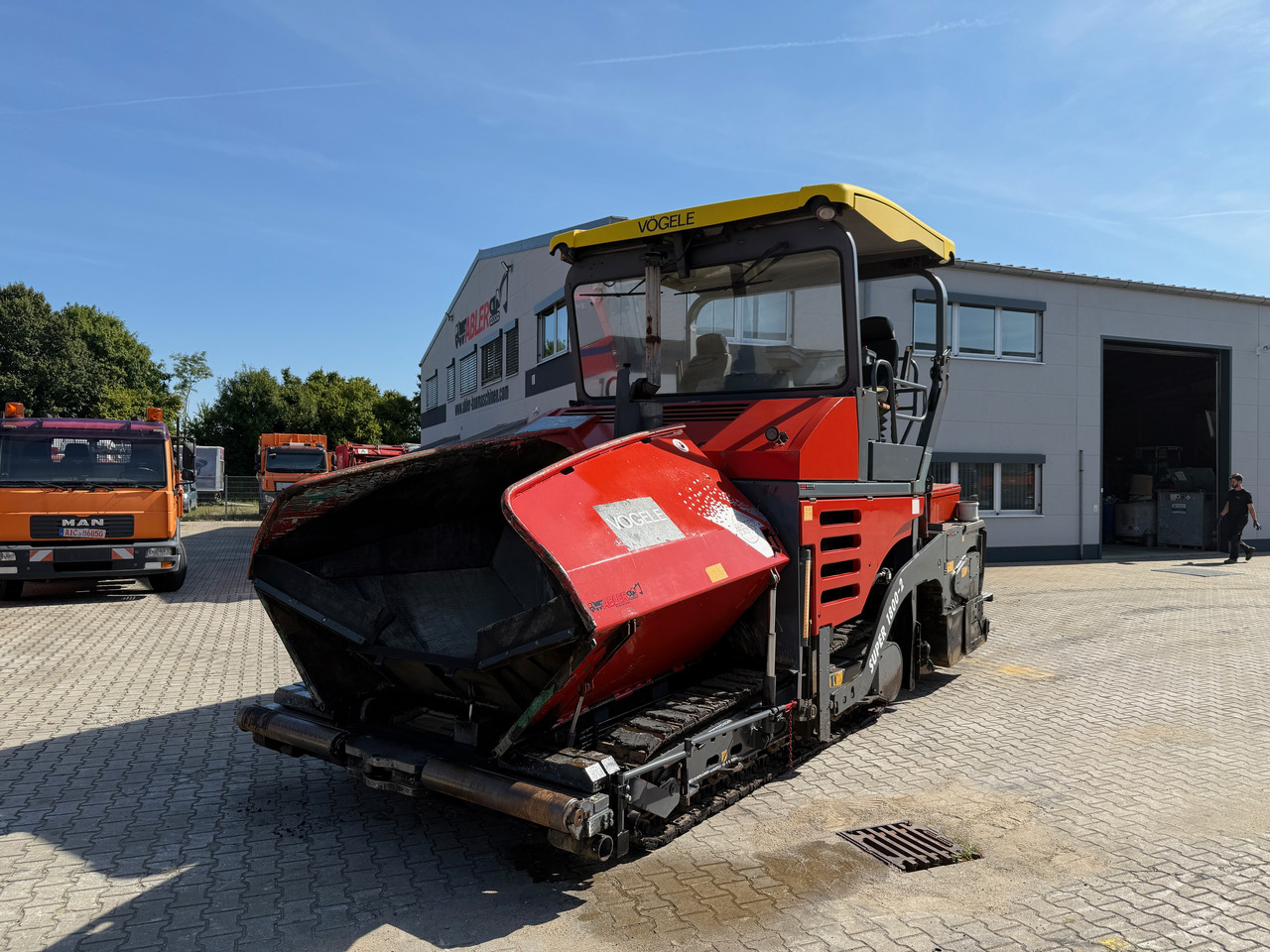 Vögele Super 1800-2 Asphaltfertiger mit Nivellierung 650cm - Finišér: obrázek 4 Vögele Super 1800-2 Asphaltfertiger mit Nivellierung 650cm - Finišér: obrázek 4