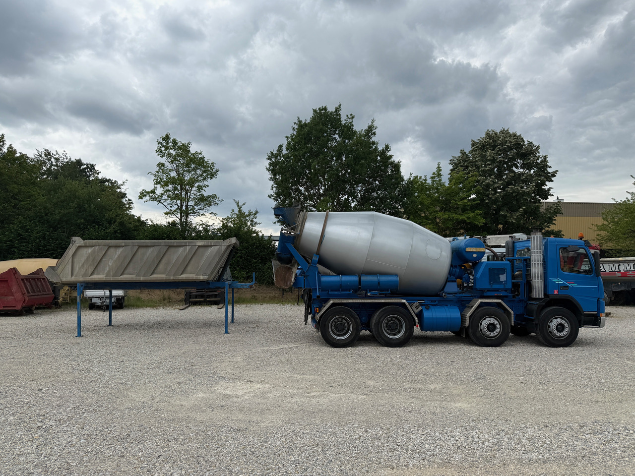 Volvo FM 12 420 WECHSELSYSTEM Betonmischer + Kipper AHK Klima - Autodomíchávač: obrázek 4 Volvo FM 12 420 WECHSELSYSTEM Betonmischer + Kipper AHK Klima - Autodomíchávač: obrázek 4