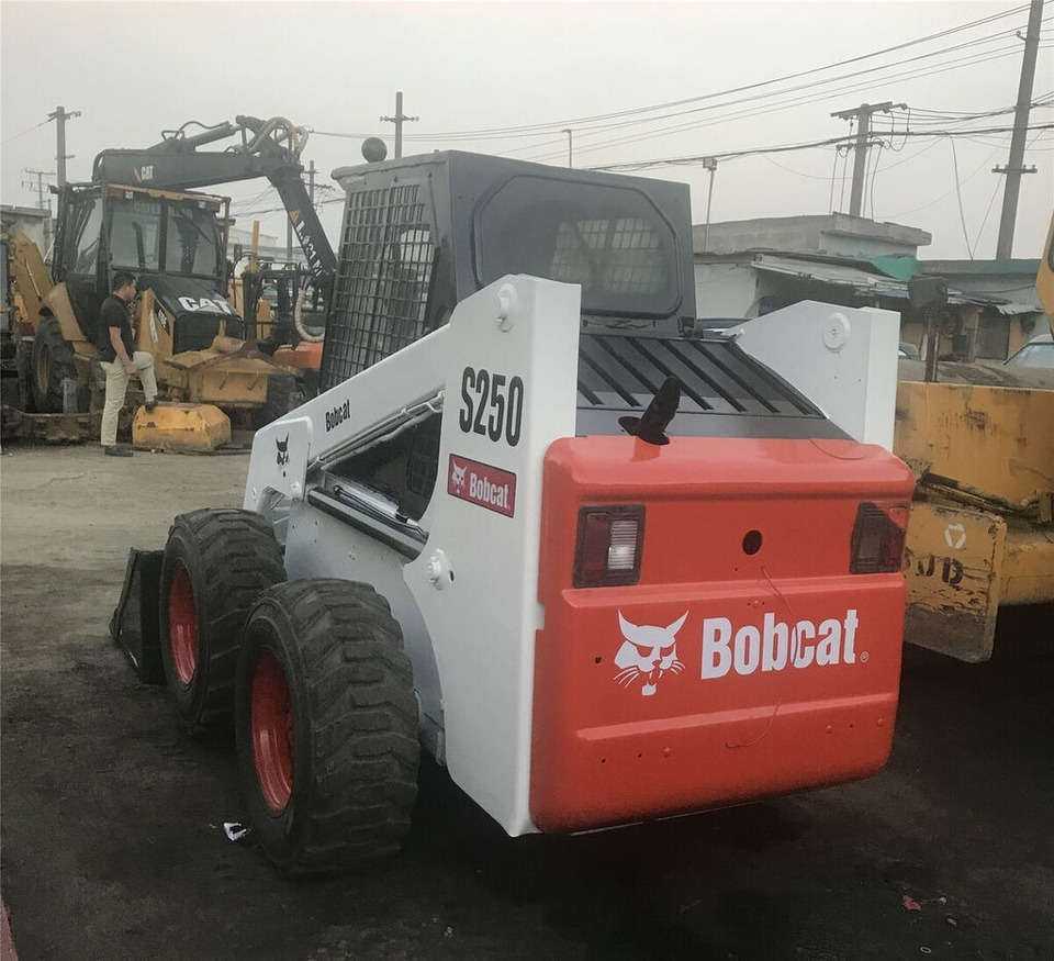 Bobcat S250 - Smykový nakladač: obrázek 3 Bobcat S250 - Smykový nakladač: obrázek 3