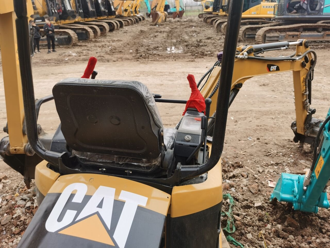 Caterpillar 301.5CR - Mini rýpadlo: obrázek 4 Caterpillar 301.5CR - Mini rýpadlo: obrázek 4