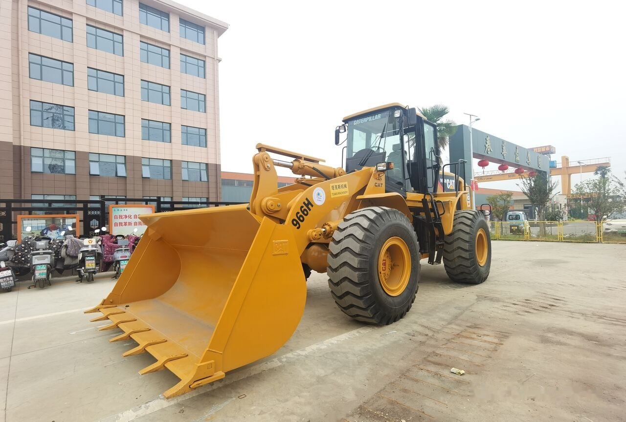 Caterpillar 966H - Kolový nakladač: obrázek 2 Caterpillar 966H - Kolový nakladač: obrázek 2