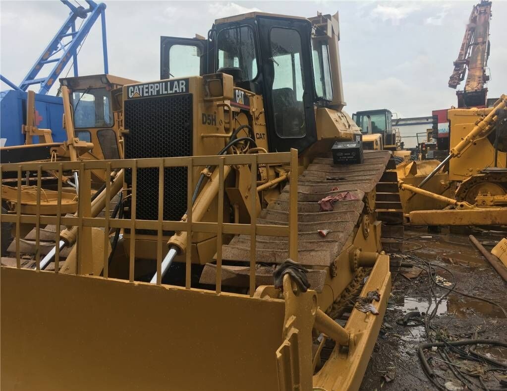 Caterpillar D 5 H - Buldozer: obrázek 1 Caterpillar D 5 H - Buldozer: obrázek 1