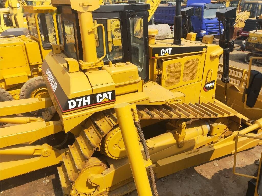Caterpillar D 7 H - Buldozer: obrázek 2 Caterpillar D 7 H - Buldozer: obrázek 2