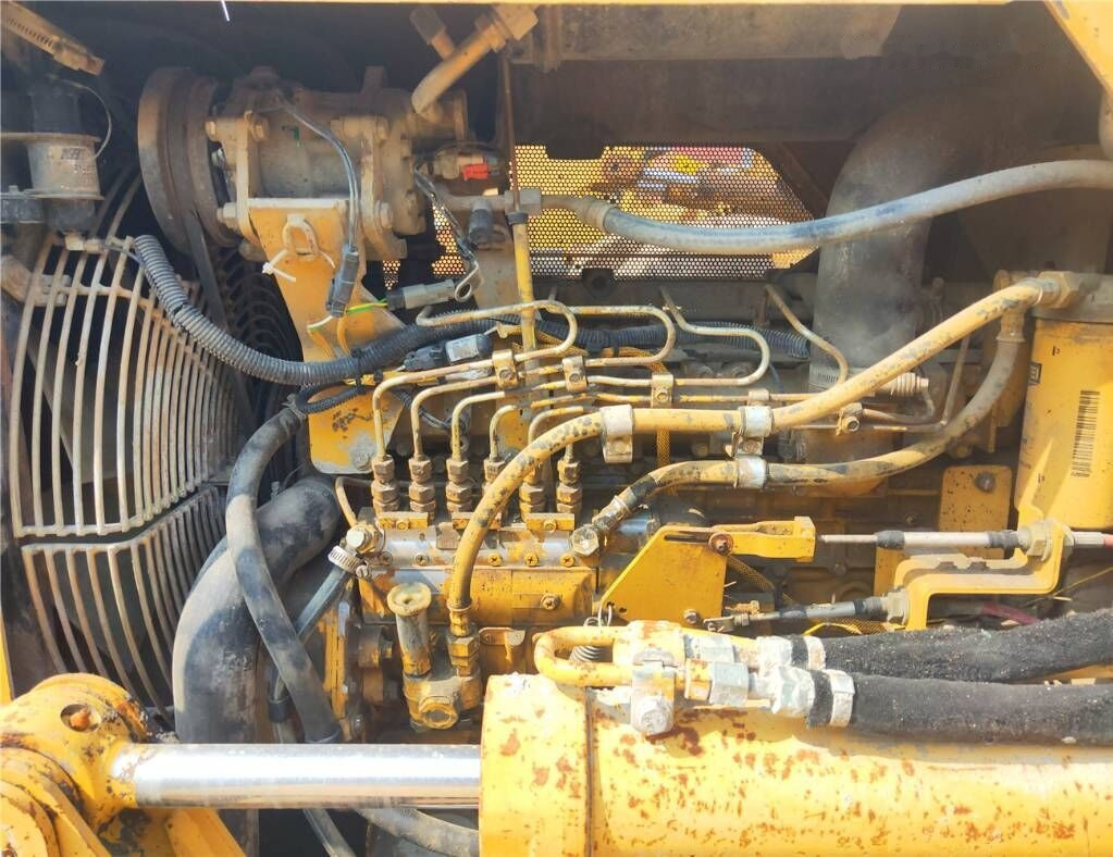 Caterpillar D3G - Buldozer: obrázek 4 Caterpillar D3G - Buldozer: obrázek 4