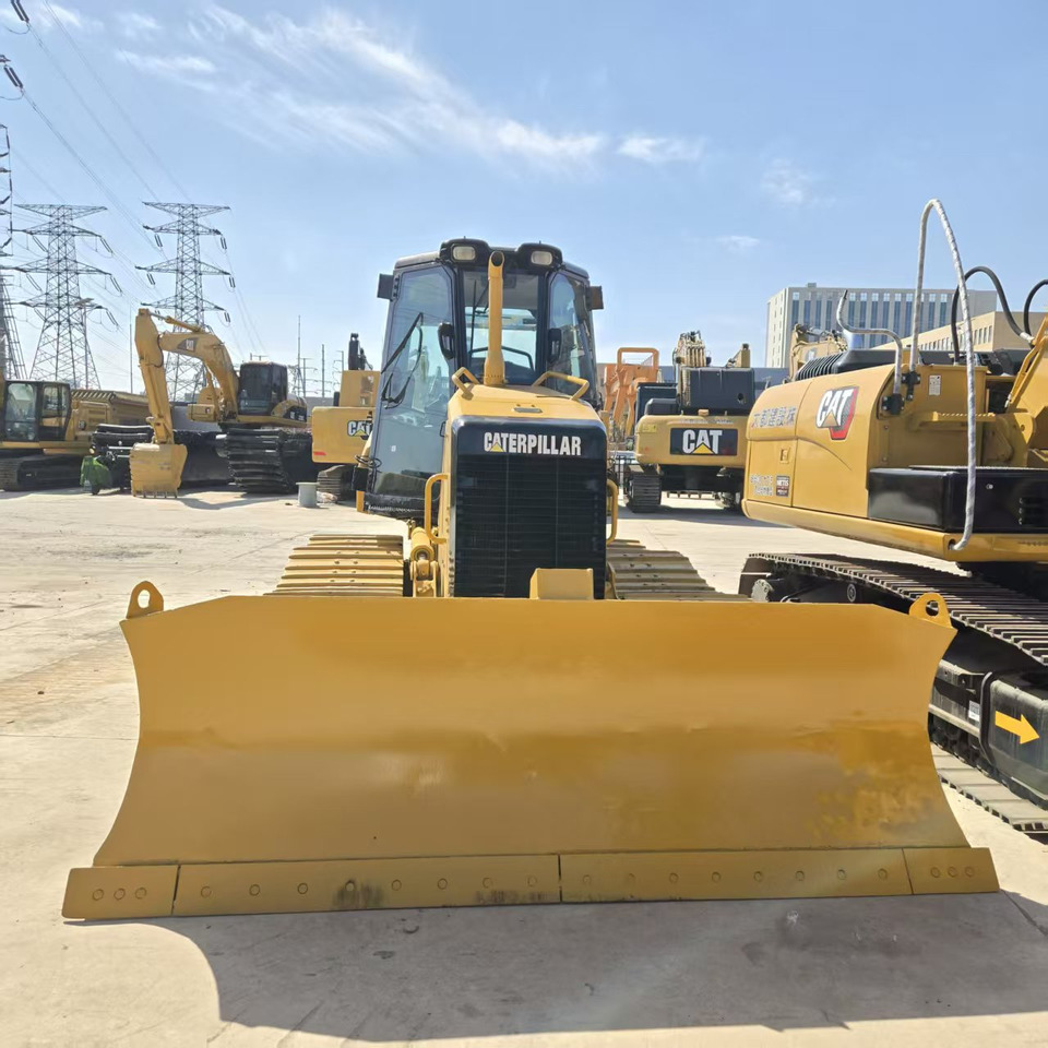 Caterpillar D5K - Pásové rýpadlo: obrázek 5 Caterpillar D5K - Pásové rýpadlo: obrázek 5