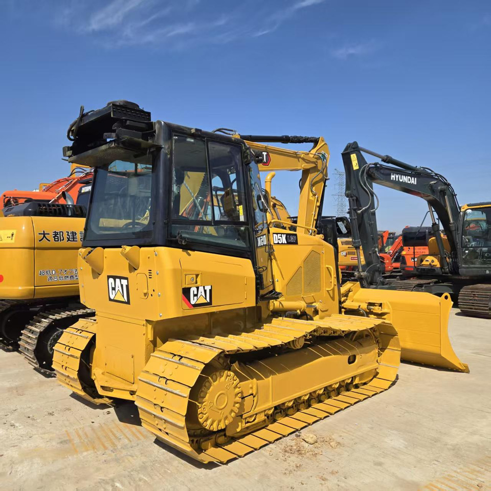 Caterpillar D5K - Pásové rýpadlo: obrázek 3 Caterpillar D5K - Pásové rýpadlo: obrázek 3