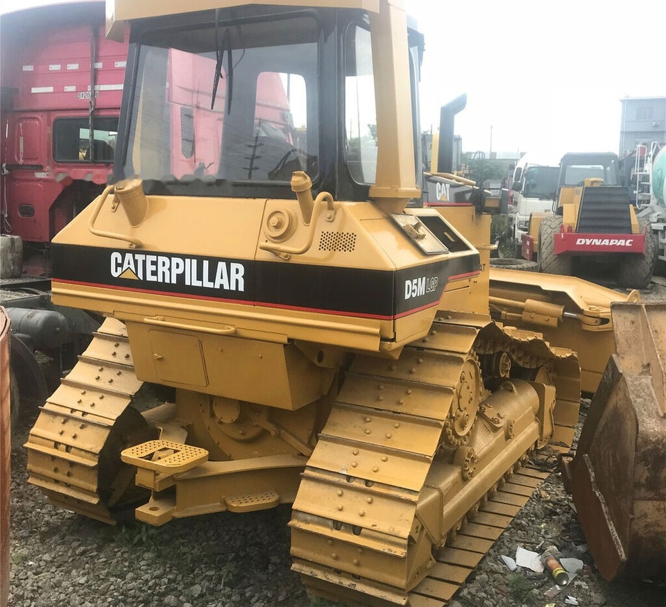 Caterpillar D5M - Buldozer: obrázek 2 Caterpillar D5M - Buldozer: obrázek 2