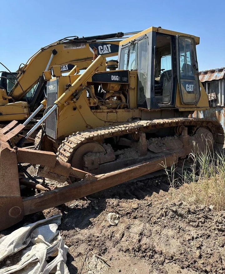 Caterpillar D6G-2 - Buldozer: obrázek 3 Caterpillar D6G-2 - Buldozer: obrázek 3