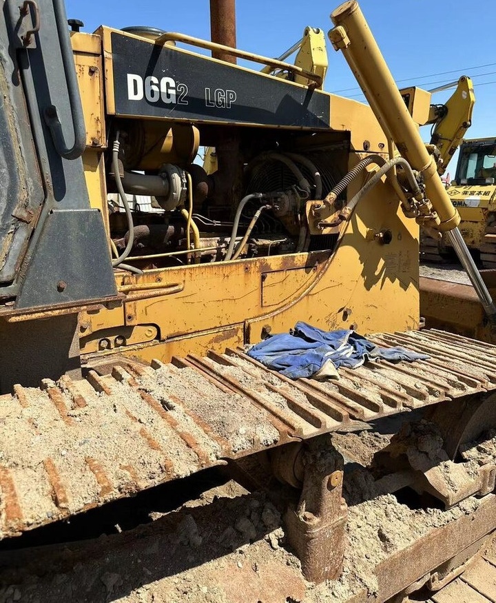 Caterpillar D6G-2 - Buldozer: obrázek 4 Caterpillar D6G-2 - Buldozer: obrázek 4