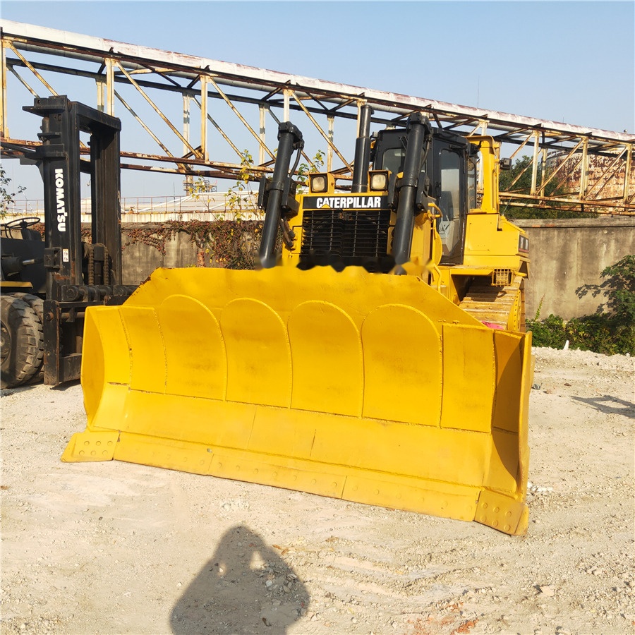 Caterpillar D7H - Buldozer: obrázek 1 Caterpillar D7H - Buldozer: obrázek 1