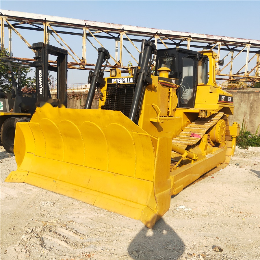 Caterpillar D7H - Buldozer: obrázek 4 Caterpillar D7H - Buldozer: obrázek 4