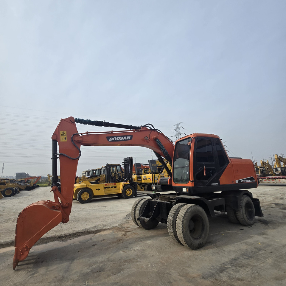 DOOSAN DX150W - Kolesové rýpadlo: obrázek 3 DOOSAN DX150W - Kolesové rýpadlo: obrázek 3
