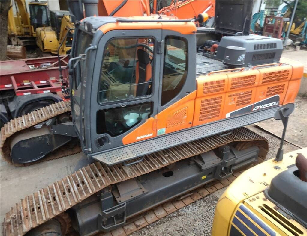 Pásové rýpadlo Doosan DX 530 LC-5: obrázek 7