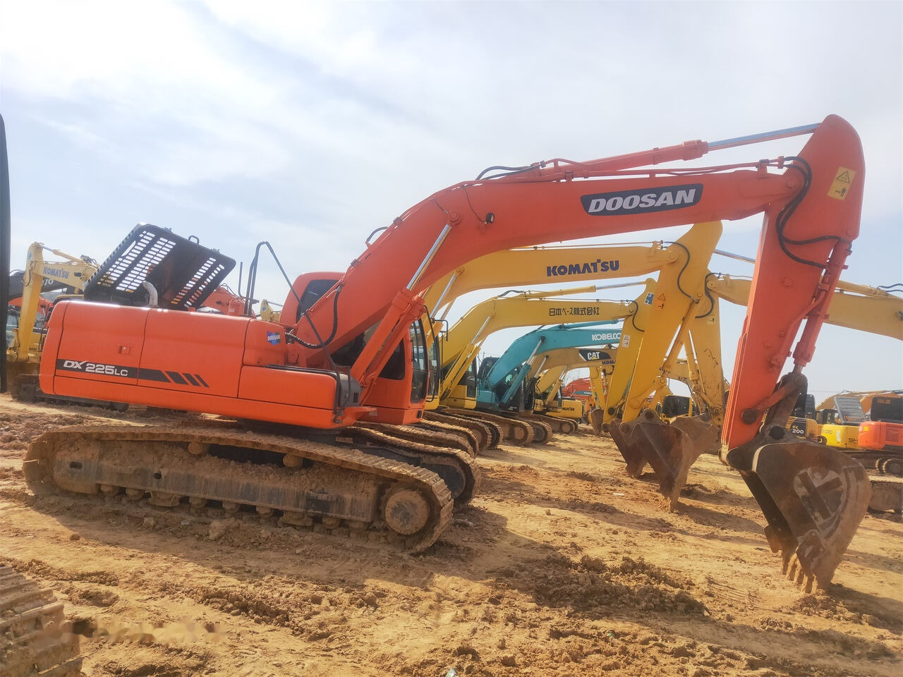 Doosan DX225LC - Pásové rýpadlo: obrázek 4 Doosan DX225LC - Pásové rýpadlo: obrázek 4