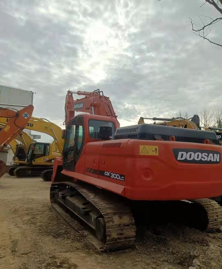 Doosan DX300 - Pásové rýpadlo: obrázek 3 Doosan DX300 - Pásové rýpadlo: obrázek 3