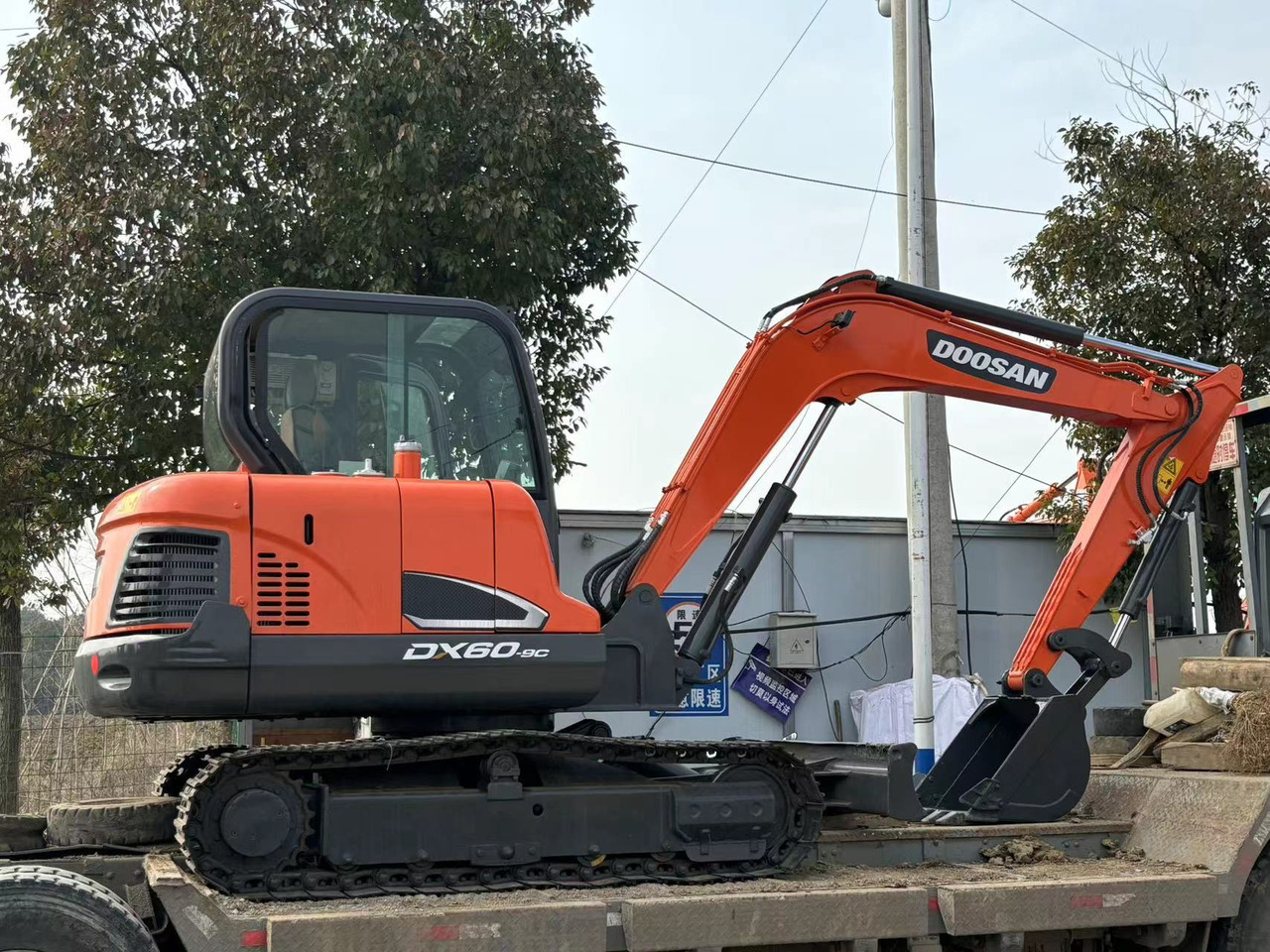 Doosan DX60-9C - Pásové rýpadlo: obrázek 5 Doosan DX60-9C - Pásové rýpadlo: obrázek 5