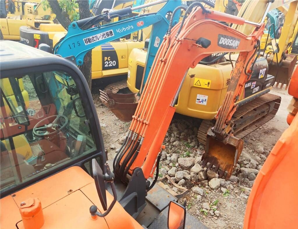 Doosan DX60 W - Kolesové rýpadlo: obrázek 3 Doosan DX60 W - Kolesové rýpadlo: obrázek 3