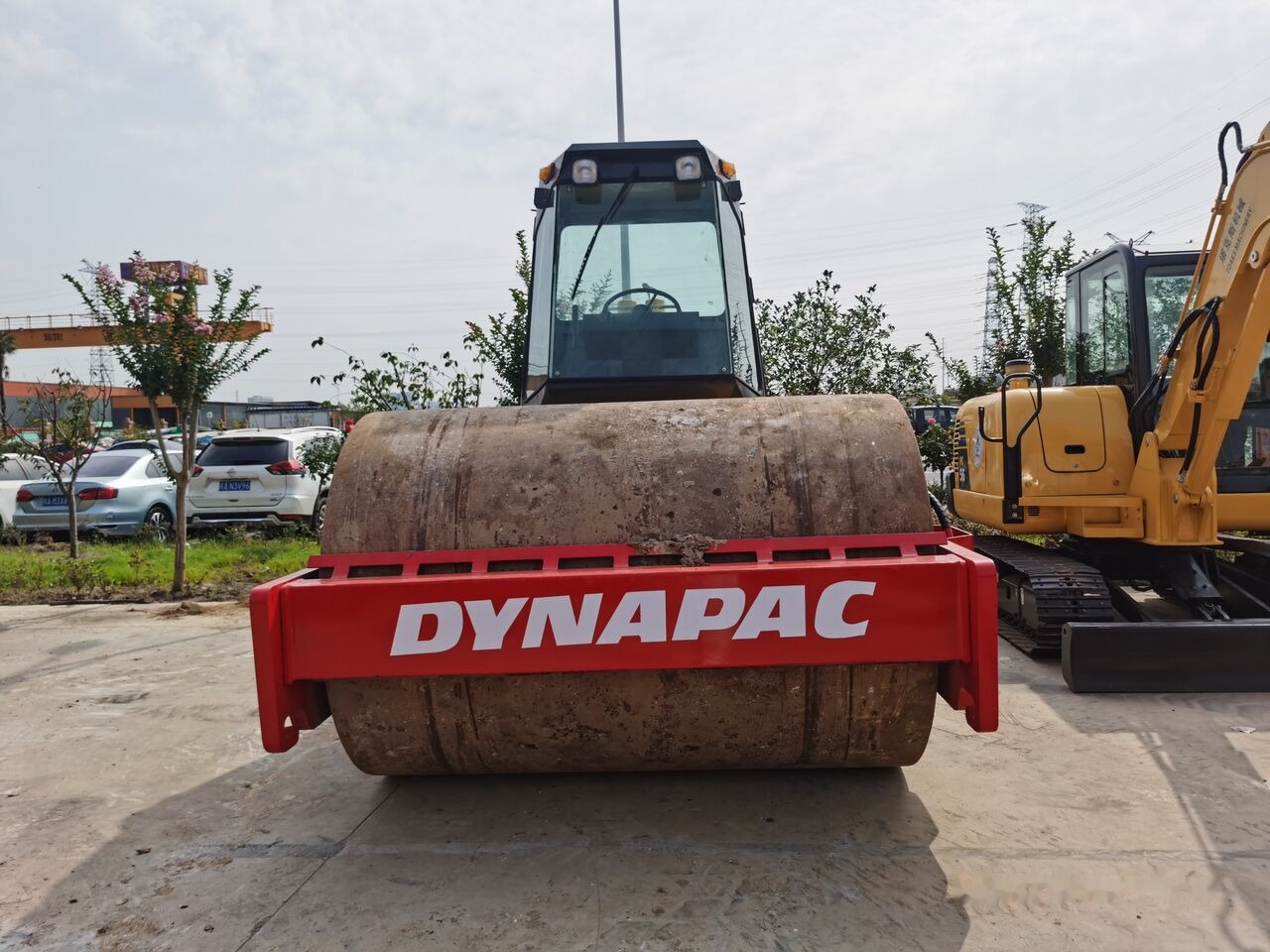 Silniční válec Dynapac CA251: obrázek 1