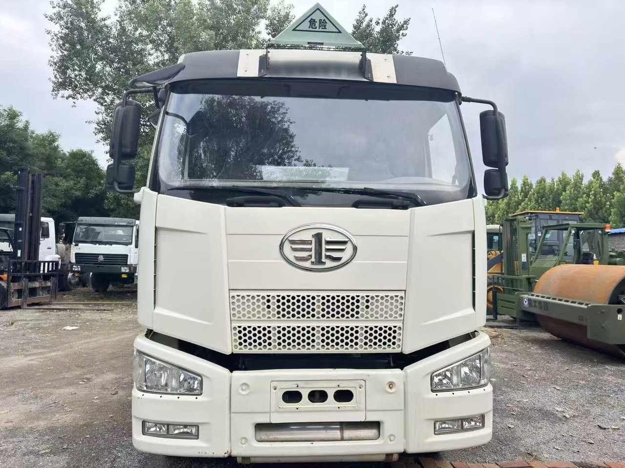 FAW - Cisternové vozidlo: obrázek 4 FAW - Cisternové vozidlo: obrázek 4