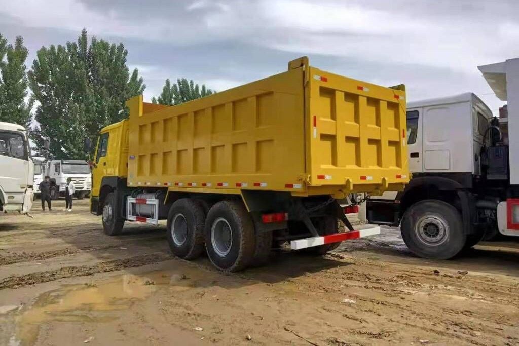 Howo 375 6x4 Tipper Lorry - Sklápěč: obrázek 2 Howo 375 6x4 Tipper Lorry - Sklápěč: obrázek 2