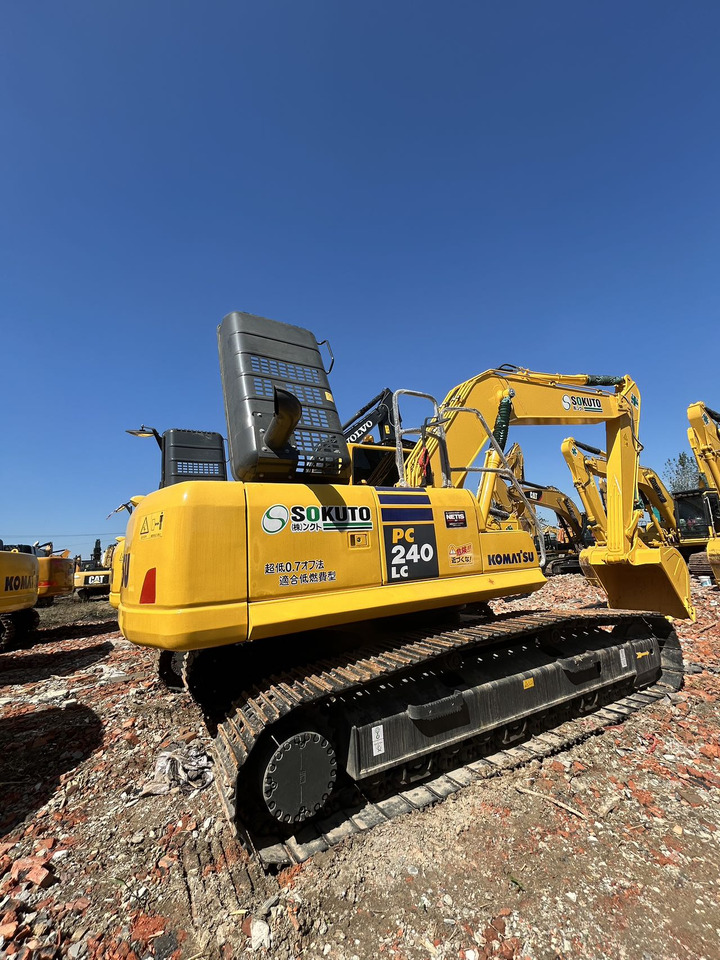 KOMATSU PC240-8 - Rýpadlo: obrázek 2 KOMATSU PC240-8 - Rýpadlo: obrázek 2