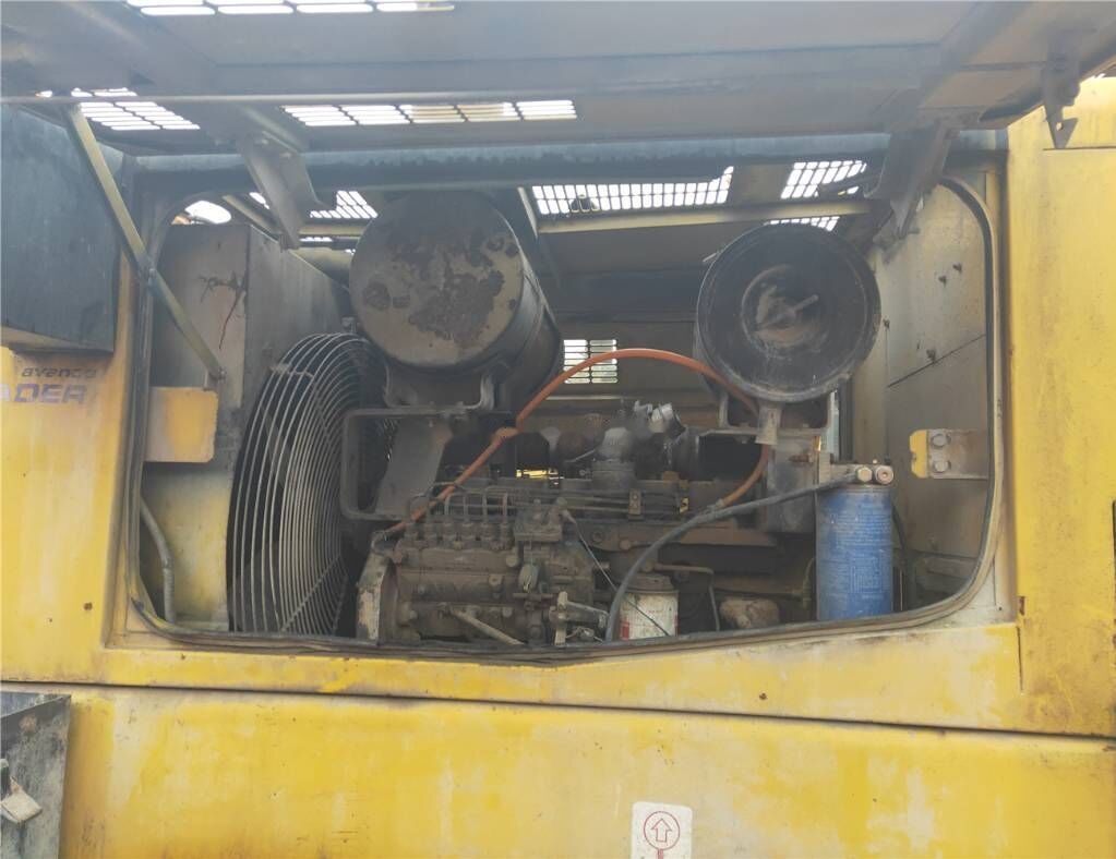 Komatsu WA320 - Kolový nakladač: obrázek 2 Komatsu WA320 - Kolový nakladač: obrázek 2