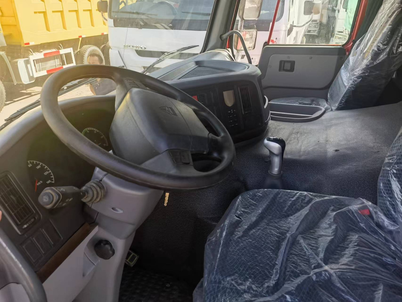 Sklápěč Sinotruk HOWO 371 8*4 Dump truck: obrázek 6