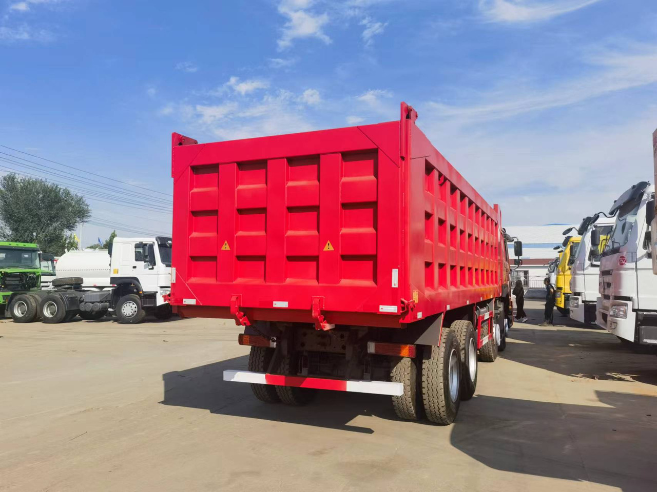 Sklápěč Sinotruk HOWO 371 8*4 Dump truck: obrázek 8