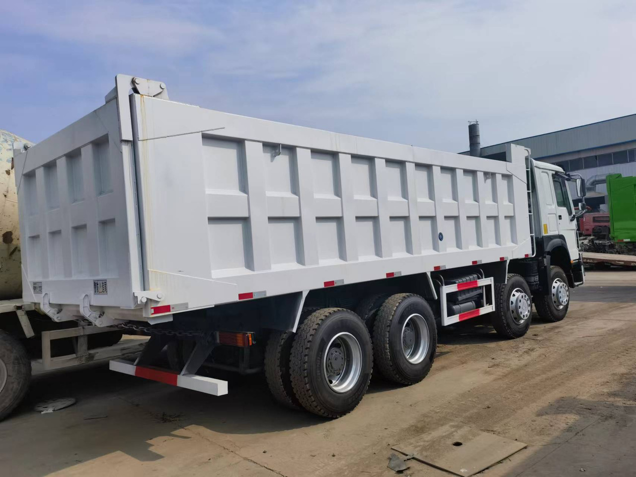 Sklápěč Sinotruk HOWO 375 8*4 Dump truck: obrázek 9