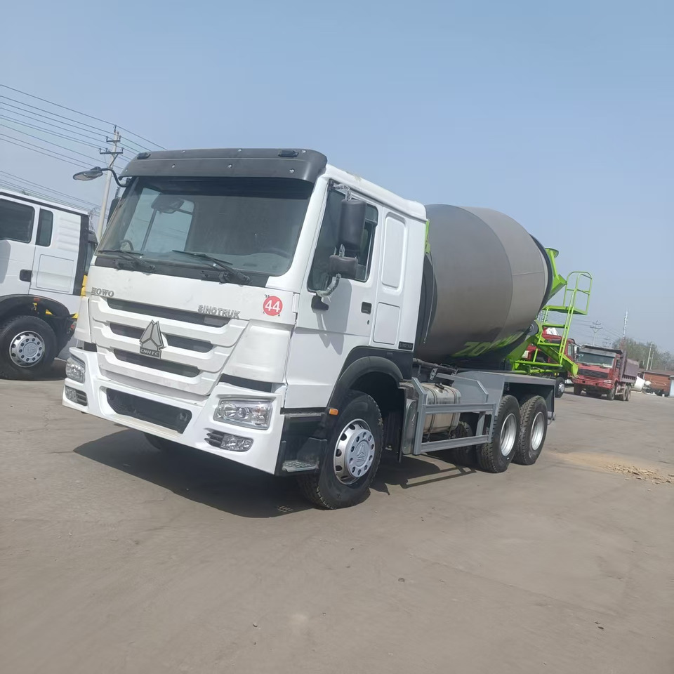 Sinotruk HOWO 6*4 Concrete mixer truck - Autodomíchávač: obrázek 1 Sinotruk HOWO 6*4 Concrete mixer truck - Autodomíchávač: obrázek 1