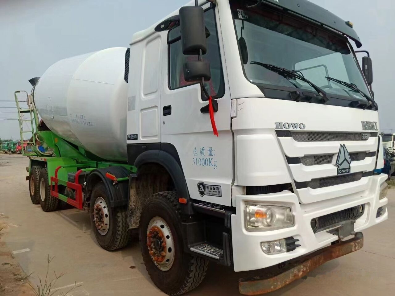 Sinotruk HOWO 8*4 Concrete mixer truck - Autodomíchávač: obrázek 2 Sinotruk HOWO 8*4 Concrete mixer truck - Autodomíchávač: obrázek 2