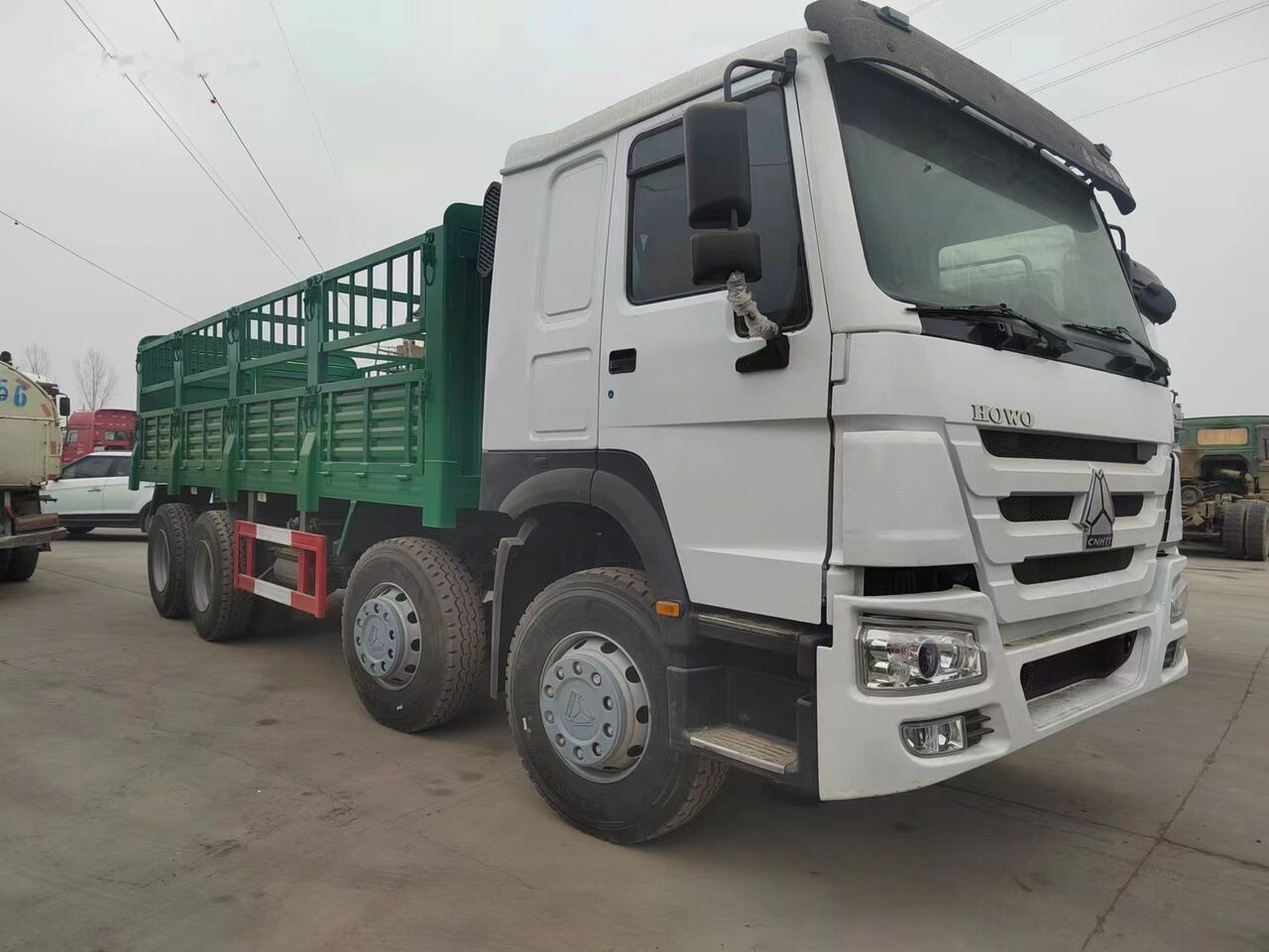 Sinotruk HOWO 8*4 Fence Truck - Nákladní automobil valníkový/ Plošinový: obrázek 3 Sinotruk HOWO 8*4 Fence Truck - Nákladní automobil valníkový/ Plošinový: obrázek 3