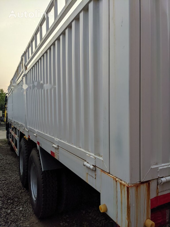 Sinotruk HOWO 8*4 Fence Truck - Nákladní automobil valníkový/ Plošinový: obrázek 5 Sinotruk HOWO 8*4 Fence Truck - Nákladní automobil valníkový/ Plošinový: obrázek 5