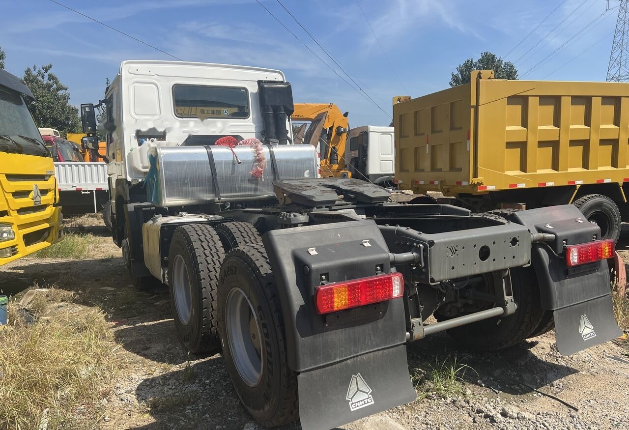 Howo 6x4 - Tahač: obrázek 2 Howo 6x4 - Tahač: obrázek 2