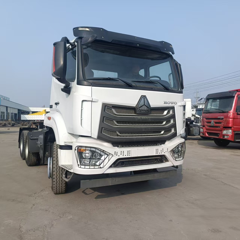 Sinotruk HOHAN 6*4 Tractor - Tahač: obrázek 3 Sinotruk HOHAN 6*4 Tractor - Tahač: obrázek 3
