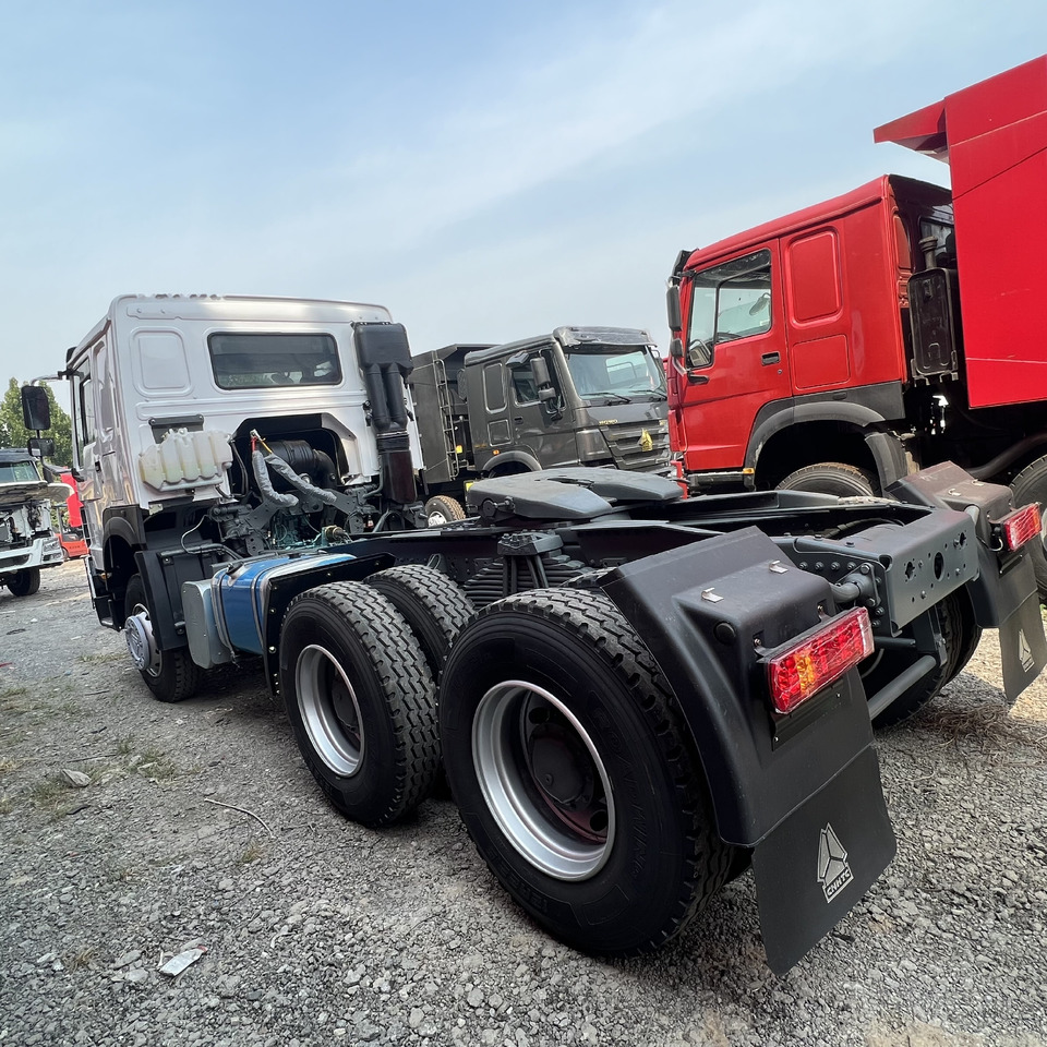 Sinotruk HOWO 371 Tractor - Tahač: obrázek 2 Sinotruk HOWO 371 Tractor - Tahač: obrázek 2