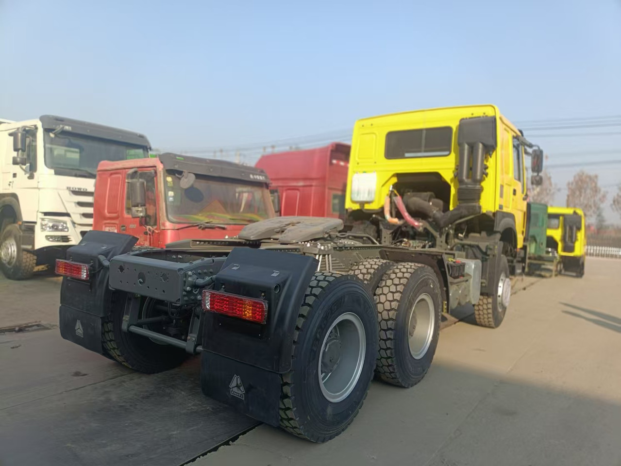 Sinotruk HOWO 430 6*4 Tractor - Tahač: obrázek 2 Sinotruk HOWO 430 6*4 Tractor - Tahač: obrázek 2