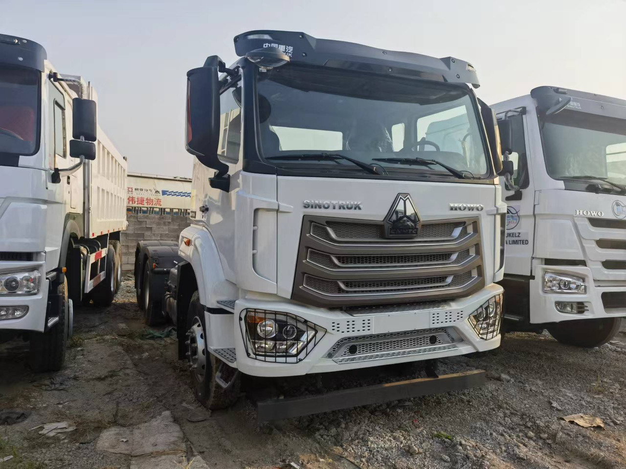 Sinotruk HOWO 6*4 Tractor - Tahač: obrázek 3 Sinotruk HOWO 6*4 Tractor - Tahač: obrázek 3