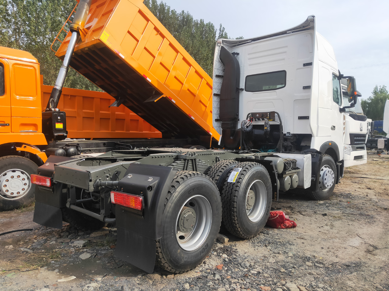 Tahač Sinotruk HOWO A7 6*4 Tractor: obrázek 9