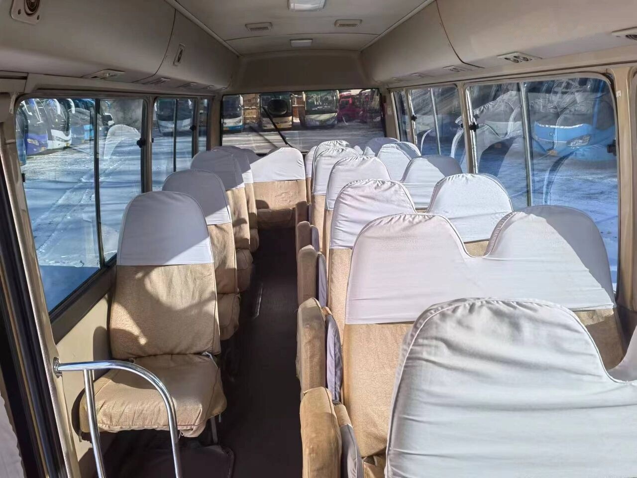 Toyota 29 SEATS COASTER - Městský autobus: obrázek 2 Toyota 29 SEATS COASTER - Městský autobus: obrázek 2