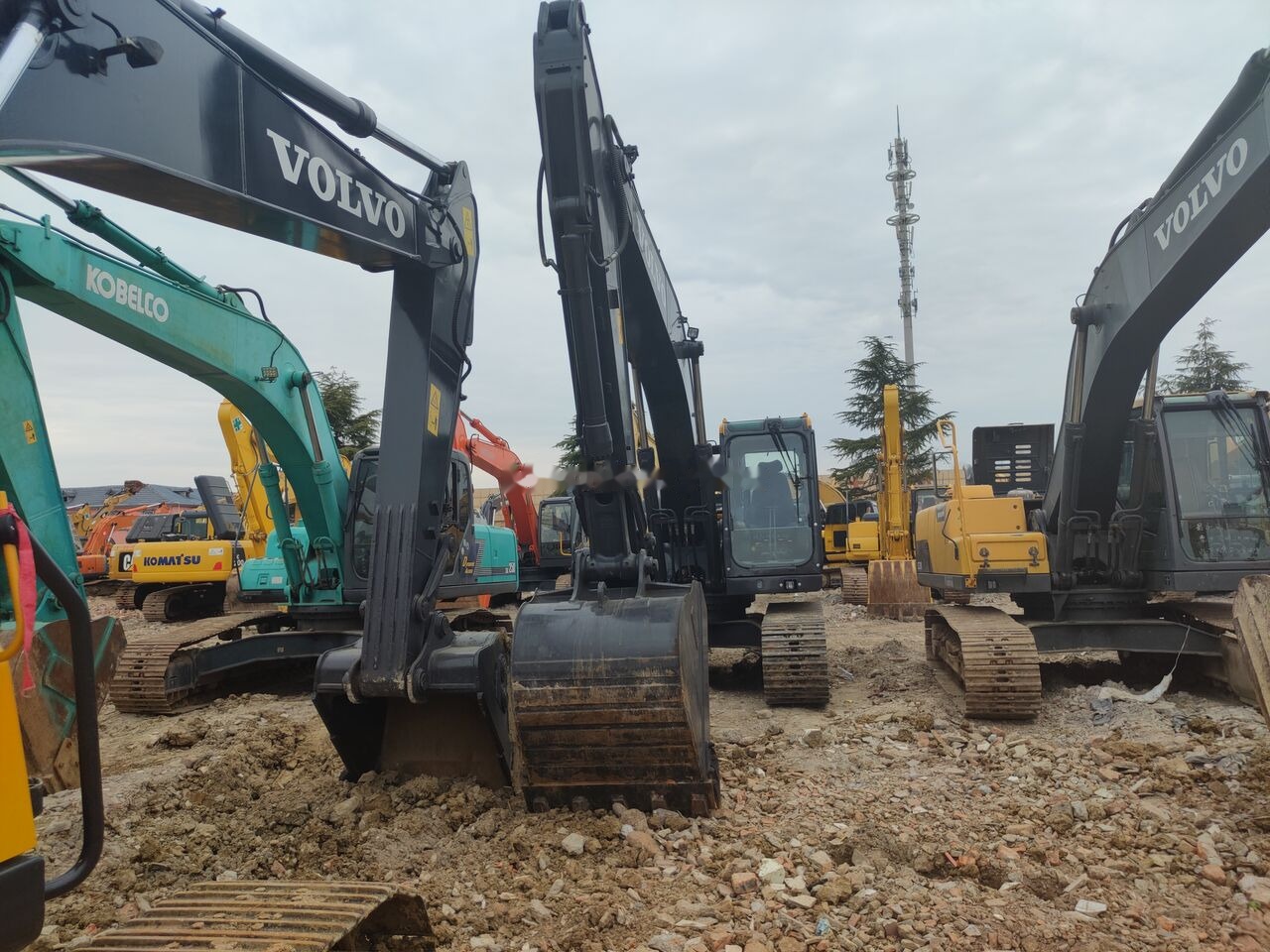 Volvo EC210B - Pásové rýpadlo: obrázek 2 Volvo EC210B - Pásové rýpadlo: obrázek 2