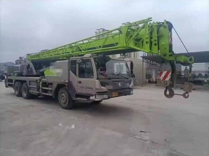 Zoomlion ZTC250-1 - Autojeřáb: obrázek 1 Zoomlion ZTC250-1 - Autojeřáb: obrázek 1