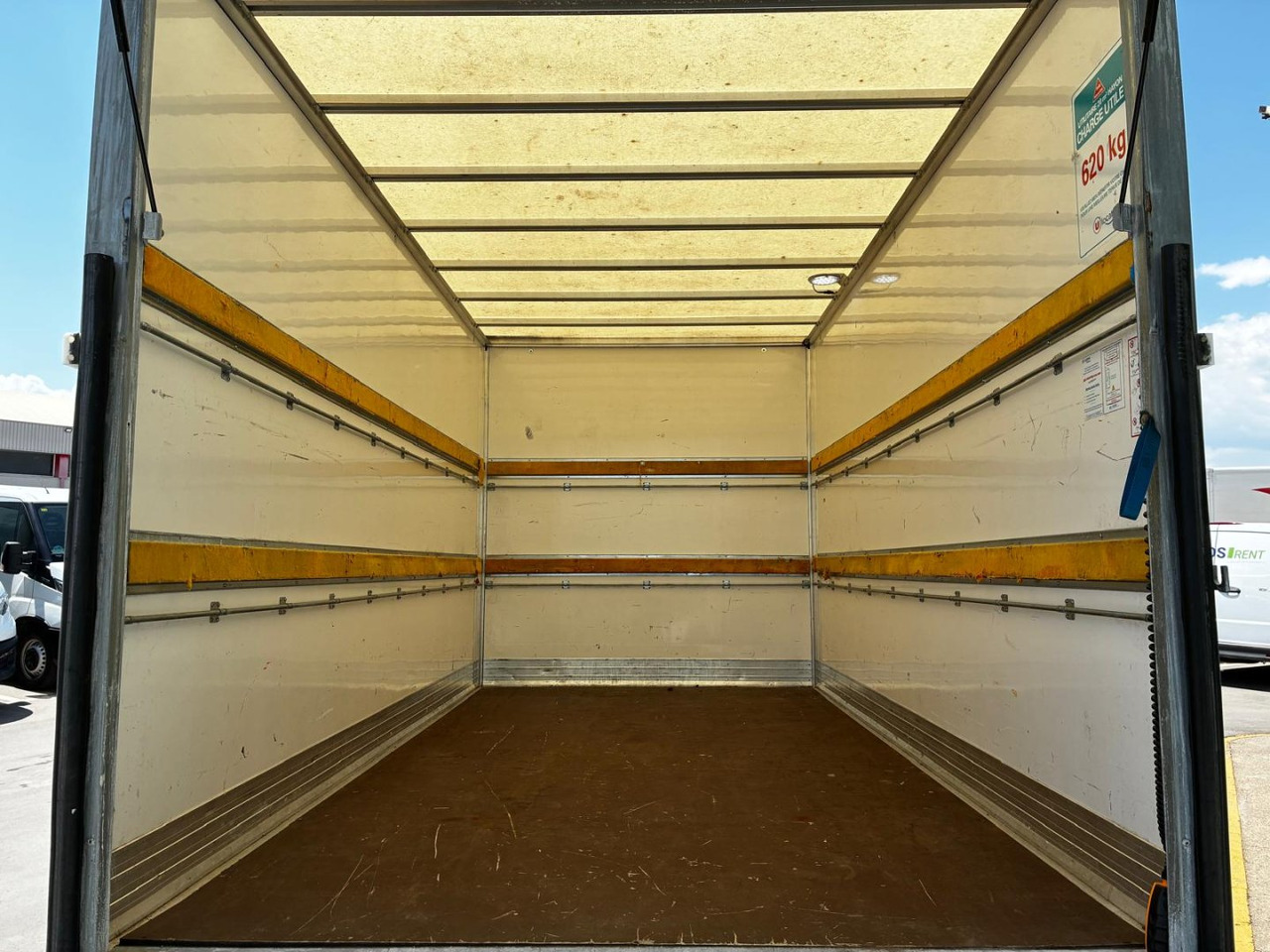 Dodávka skřín Caja cerrada IVECO 35C16 20m3: obrázek 6