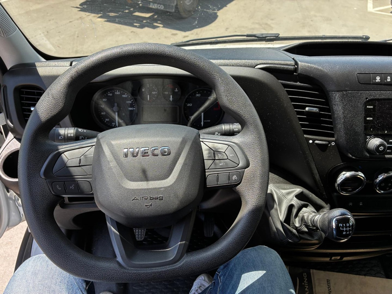 Dodávka skřín Caja cerrada IVECO 35C16 20m3: obrázek 8