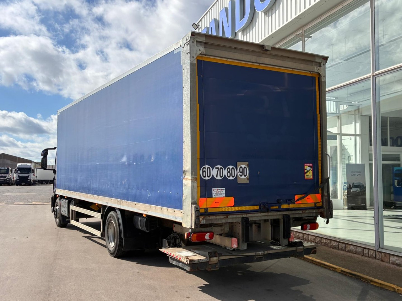 Caja cerrada IVECO Eurocargo ML 160 E25 - Skříňový nákladní auto: obrázek 4 Caja cerrada IVECO Eurocargo ML 160 E25 - Skříňový nákladní auto: obrázek 4