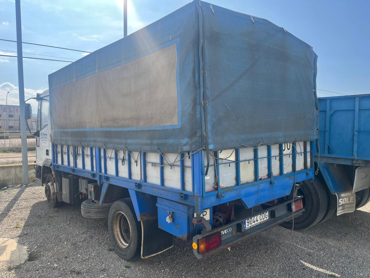 Caja cerrada IVECO Eurocargo ML80E17 - Plachtový nákladní auto: obrázek 4 Caja cerrada IVECO Eurocargo ML80E17 - Plachtový nákladní auto: obrázek 4