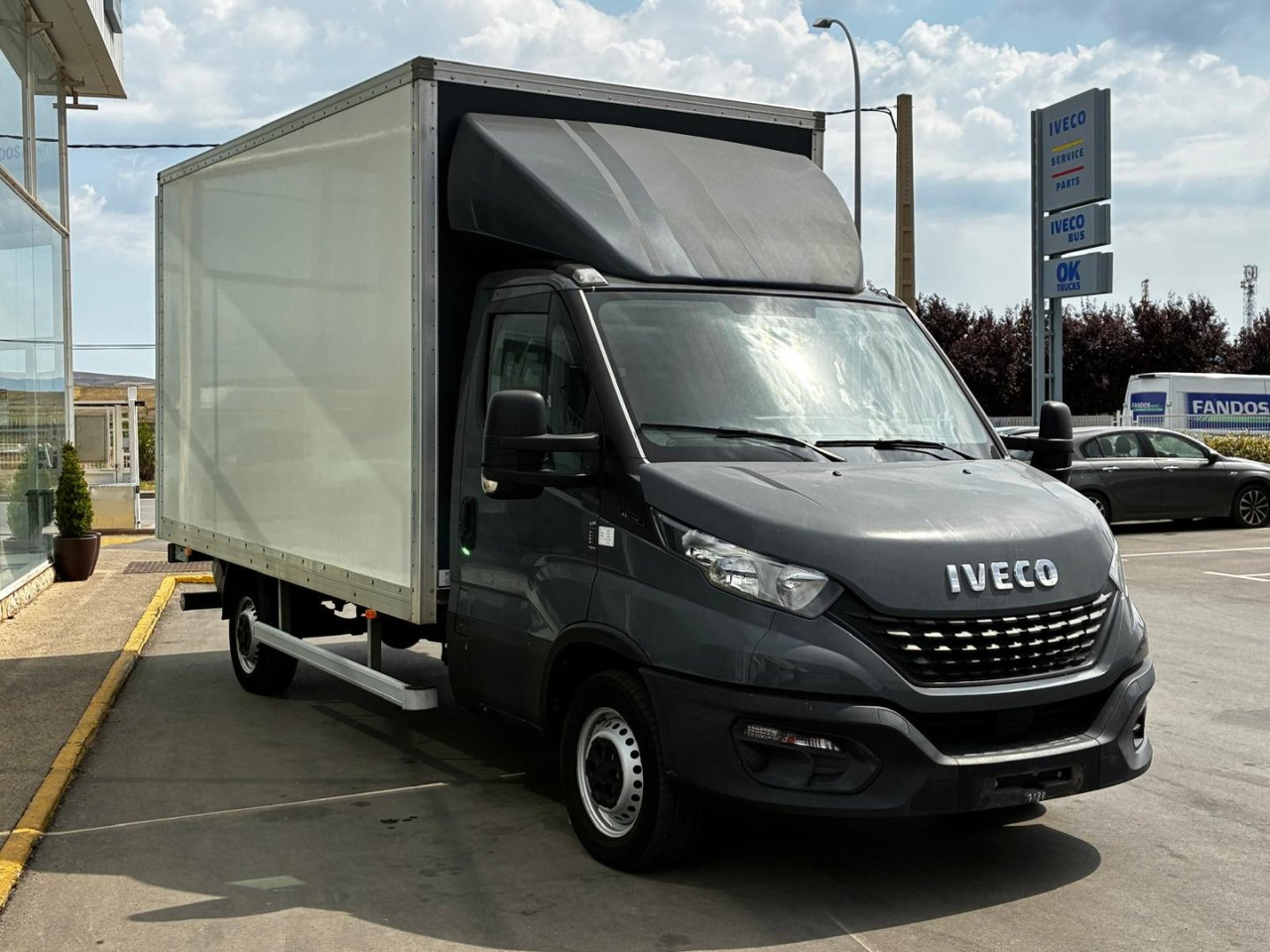 Caja cerrada con plataforma elevadora IVECO 35C16 20m3 - Dodávka skřín: obrázek 3 Caja cerrada con plataforma elevadora IVECO 35C16 20m3 - Dodávka skřín: obrázek 3